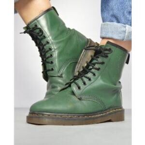 DR. MARTENS FOREST GREEN LEATHER BOOTS  MADE IN ENGLAND RARE VINTAGE SZ 9